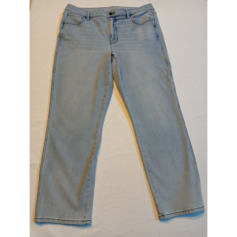 White House Black Market High-Rise Light Wash Straight Leg Jeans Size 14 NWOT!